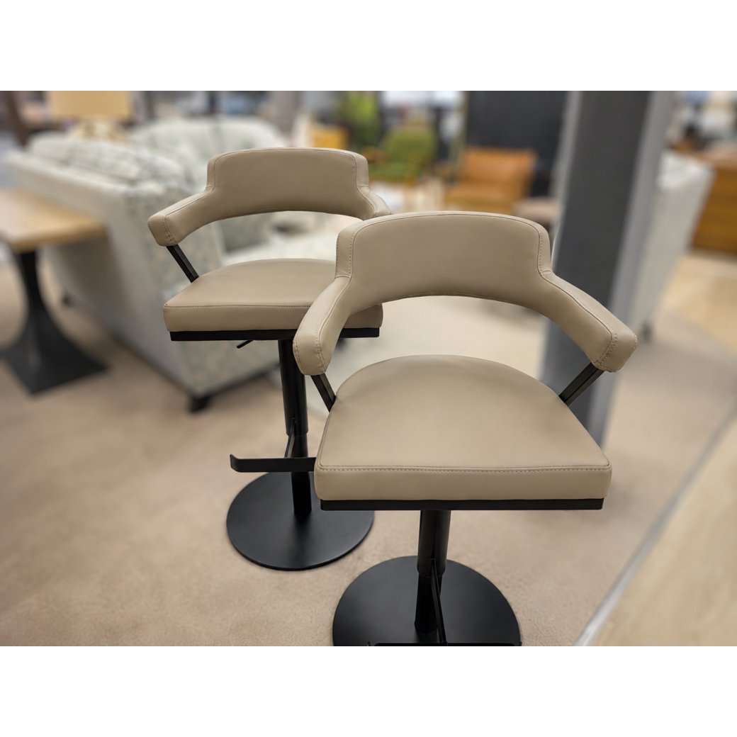 2x Firenza Barstools 2x Firenza Barstools