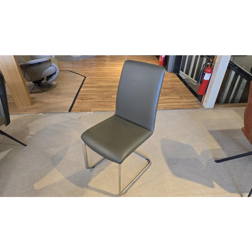 Venjakob Eileen Chair Stainless Steel Frame in Leather Venjakob Eileen Chair Stainless Steel Frame in Leather