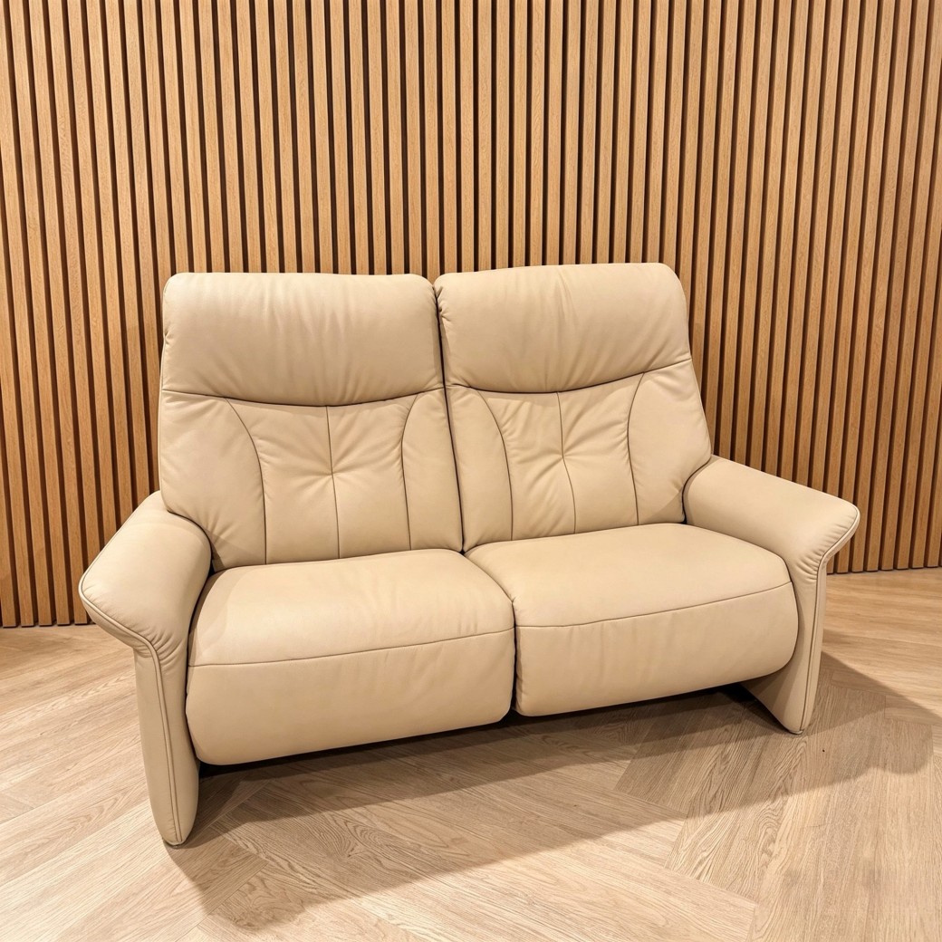 Himolla 2.5 Seater Lupo Sofa Electric Headrest Cumuly Himolla 2.5 Seater Lupo Sofa Electric Headrest Cumuly