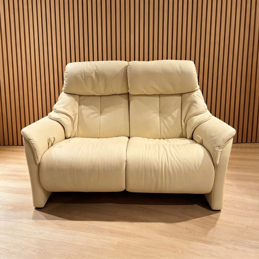 Himolla Chester 2 seater Cumuly Sofa Himolla Chester 2 seater Cumuly Sofa