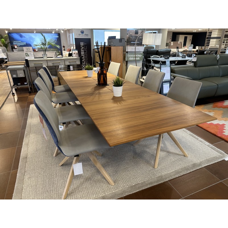 Venjakob Piazza 1.9m to 2.9m Extending Dining Table & 4 Arne Wild oak light oiled chairs in two tone Venjakob Piazza 1.9m to 2.9m Extending Dining Table & 4 Arne Wild oak light oiled chairs in two tone