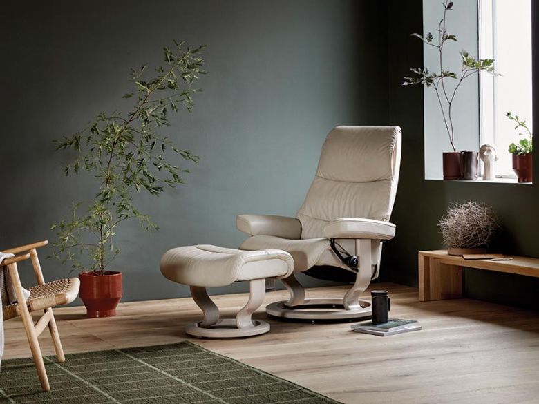 Stressless View Leather Chair with Classic Base