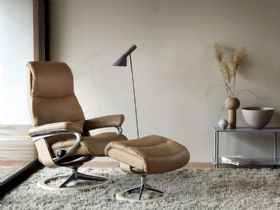 Stressless View Leather Chair with Signature Base in Paloma Sand