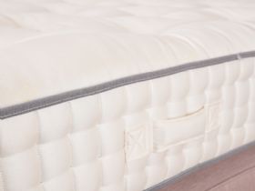 Harrison Connoisseur mattress at Lee Longlands