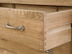 Padbury traditional chest of drawers
