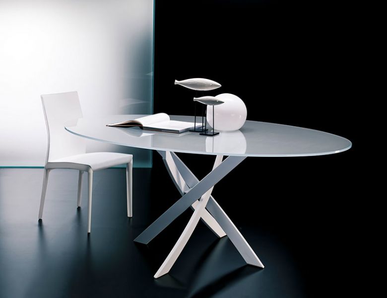 Bontempi Barone round dining Table range available at Lee Longlands